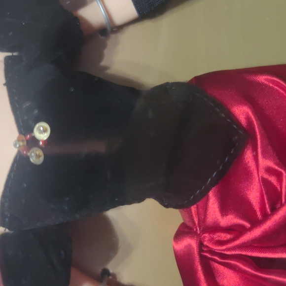 Winter Splendor Barbie - Picture 3 of 4